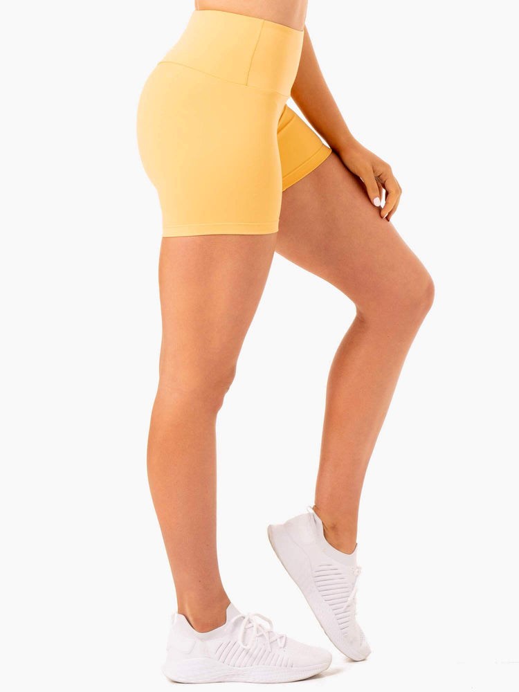 Ryderwear Staples Scrunch Bum Mid Length Shorts Mango | FOPREG362